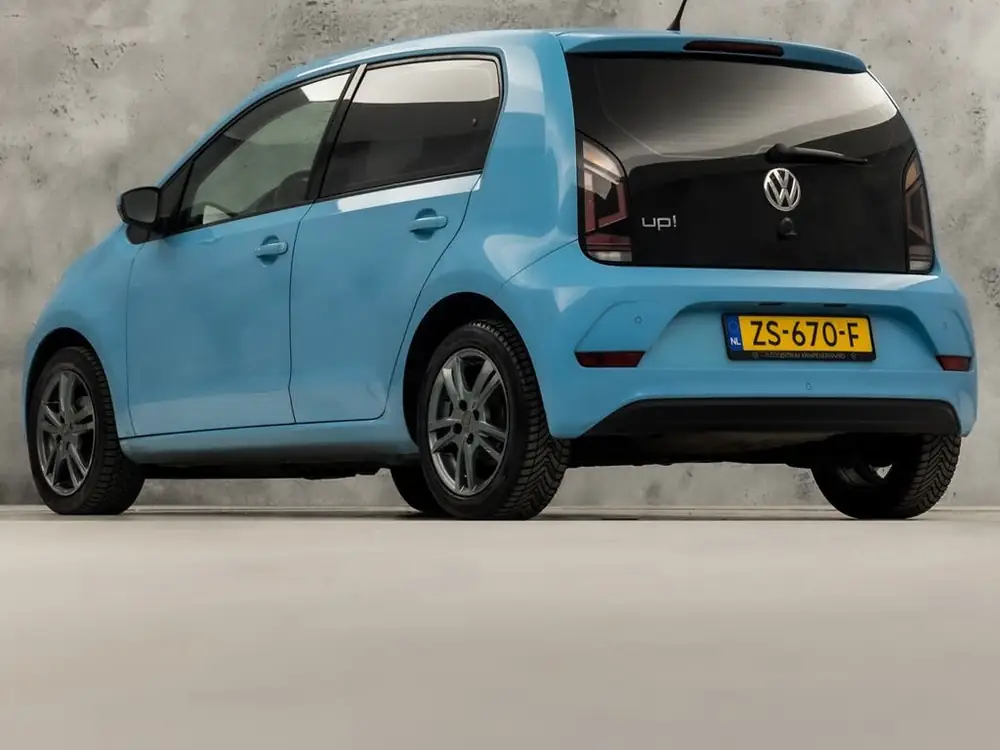 Volkswagen Up! 1.0 Sport up! (AIRCO, 5 DEURS, CRUISE, PARKEE uit 2019, foto 3