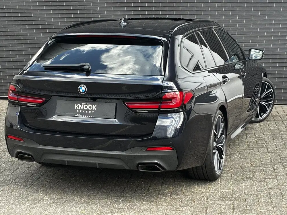 BMW 5-serie 530d High Executive M Sport Pakket Autom uit 2022, foto 4