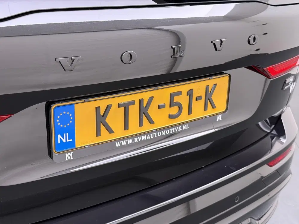 Volvo XC60 2.0 T6 Plug-in hybrid AWD Plus Dark DEALER uit 2024, foto 10