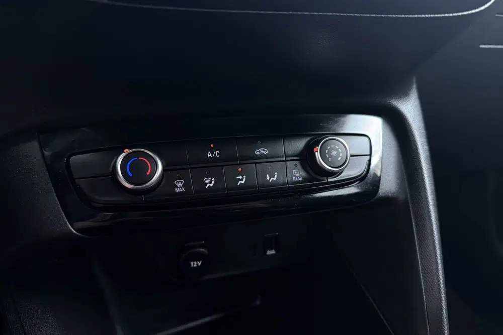 Opel Corsa 1.2 Edition uit 2023, foto 19