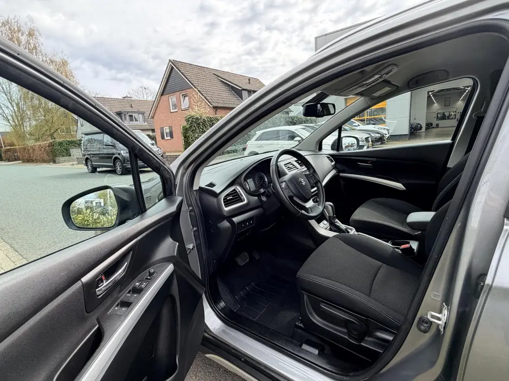 Suzuki S-Cross 1.0 Boosterjet 112PK Automaat•Navi•Xenon uit 2019, foto 11