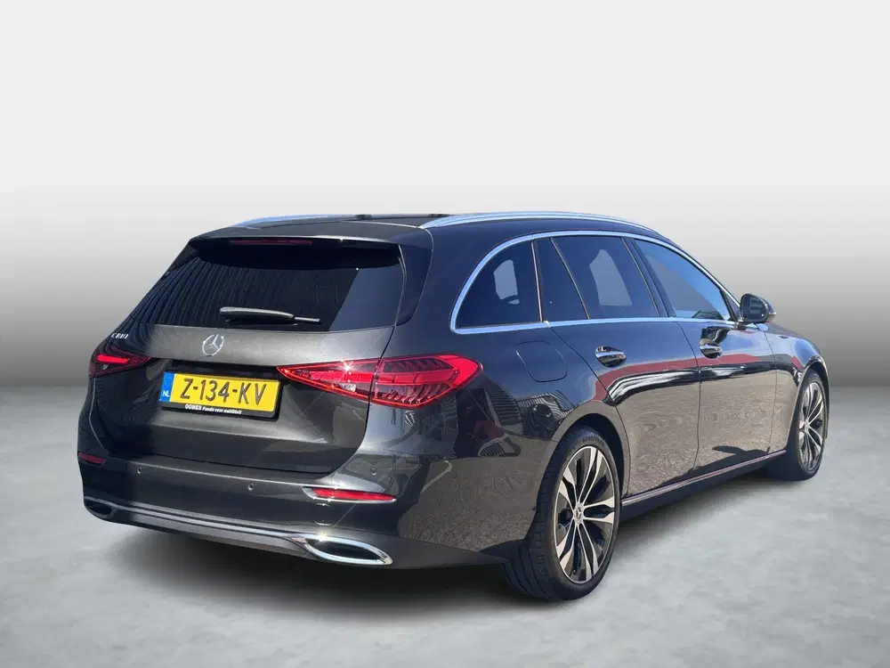 Mercedes-Benz C-Klasse 180 uit 2024, foto 2