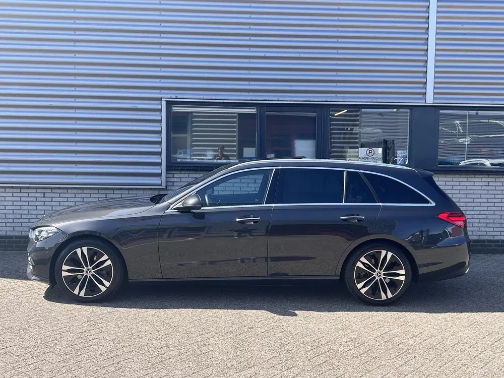 Mercedes-Benz C-Klasse 180 uit 2024, foto 3
