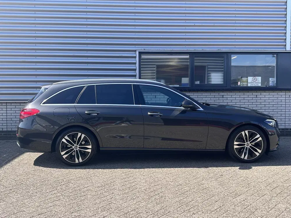 Mercedes-Benz C-Klasse 180 uit 2024, foto 4