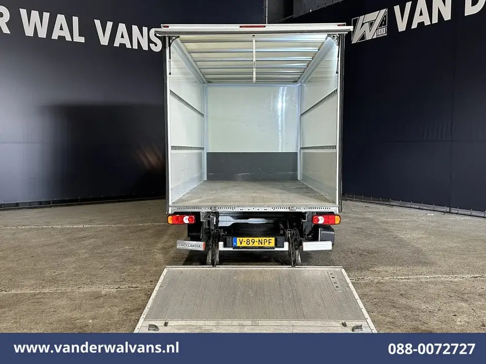 Peugeot Boxer 2.2 BlueHDi 141pk Bakwagen 436cm Lang Laadklep uit 2022, foto 3