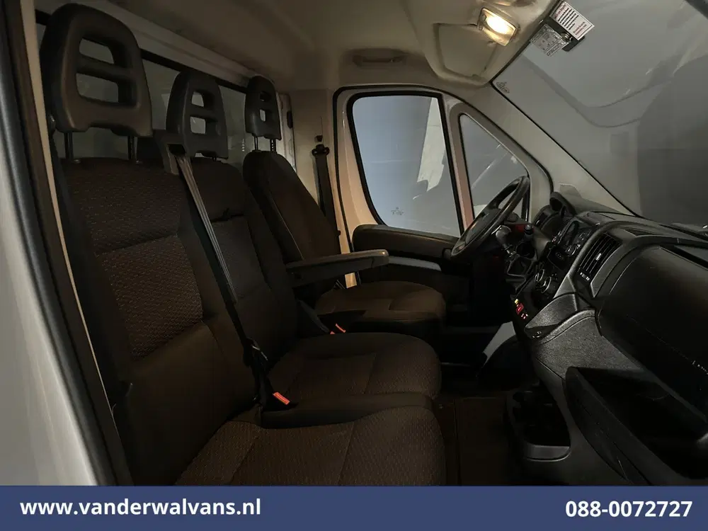 Peugeot Boxer 2.2 BlueHDi 141pk Bakwagen 436cm Lang Laad uit 2022, foto 7