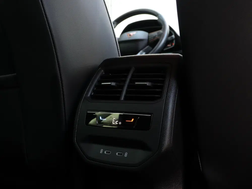 Cupra Formentor 1.4 e-Hybrid Business uit 2023, foto 17