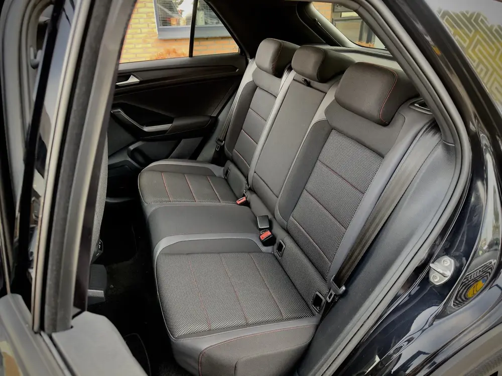 Volkswagen T-Roc 1.5 TSI AUT7 SPORT BLACK-EDITION PANODAK NA uit 2022, foto 18
