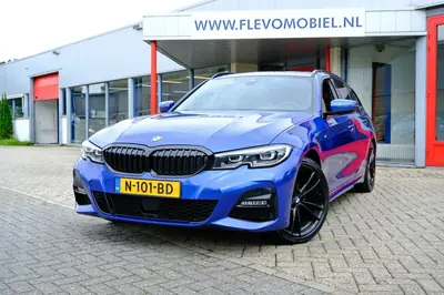 BMW 3-Serie Touring 320d M Sport Aut. Pano|Leder-Alcantara|C uit 2020