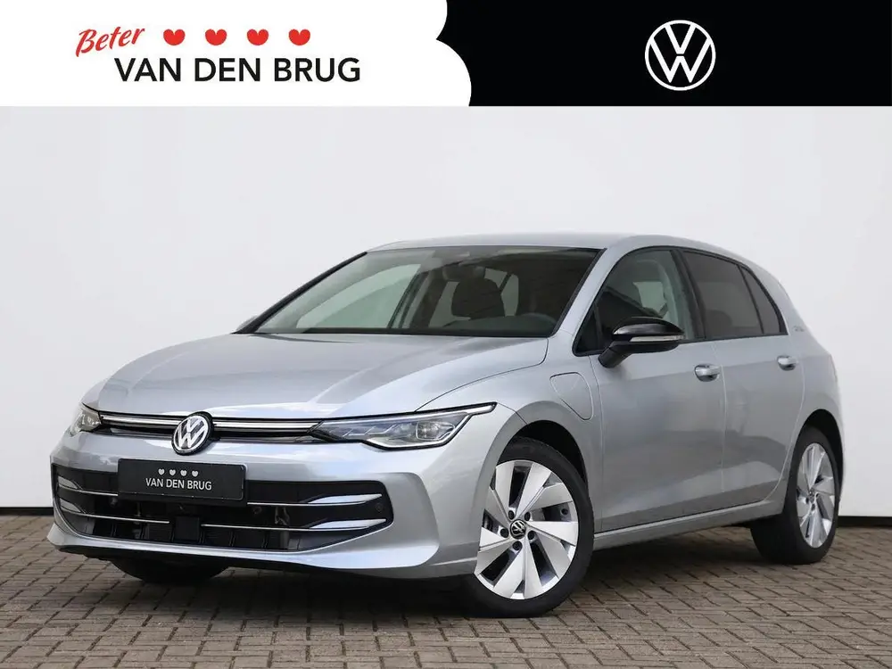 Volkswagen Golf 1.5 eHybrid Life Edition 204PK DSG Goal uitv uit 2025