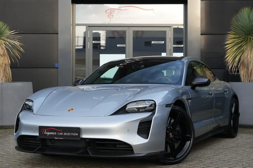 Porsche Taycan Turbo S uit 2020