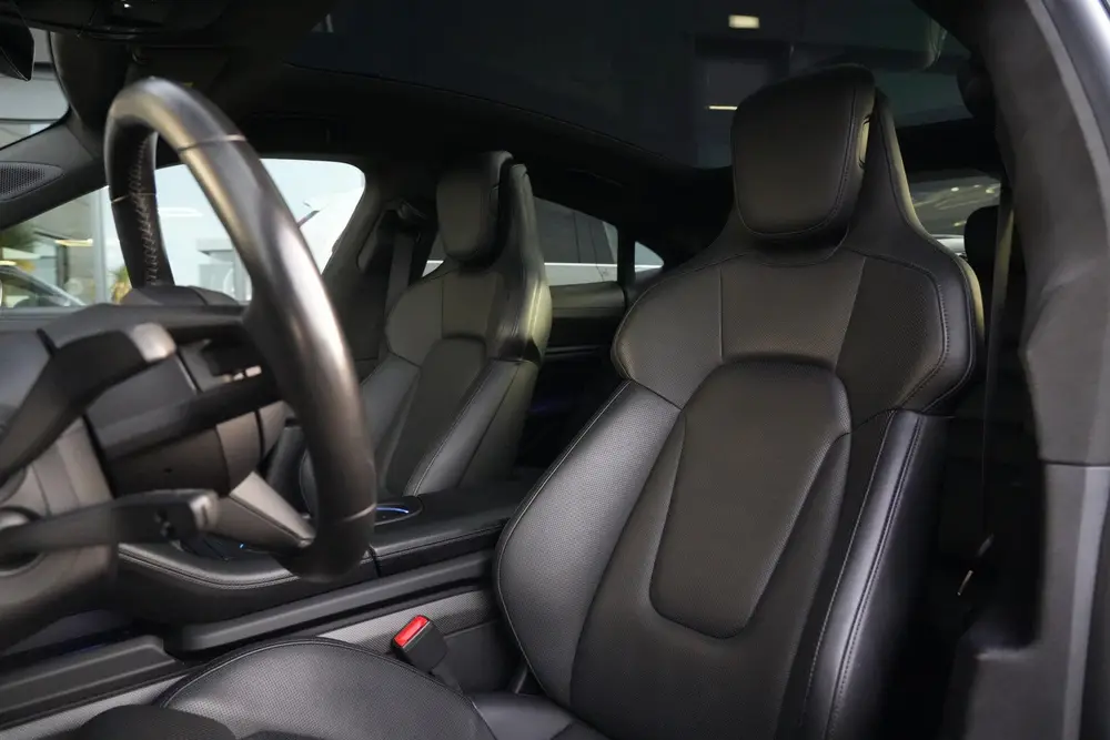 Porsche Taycan Turbo S uit 2020, foto 4