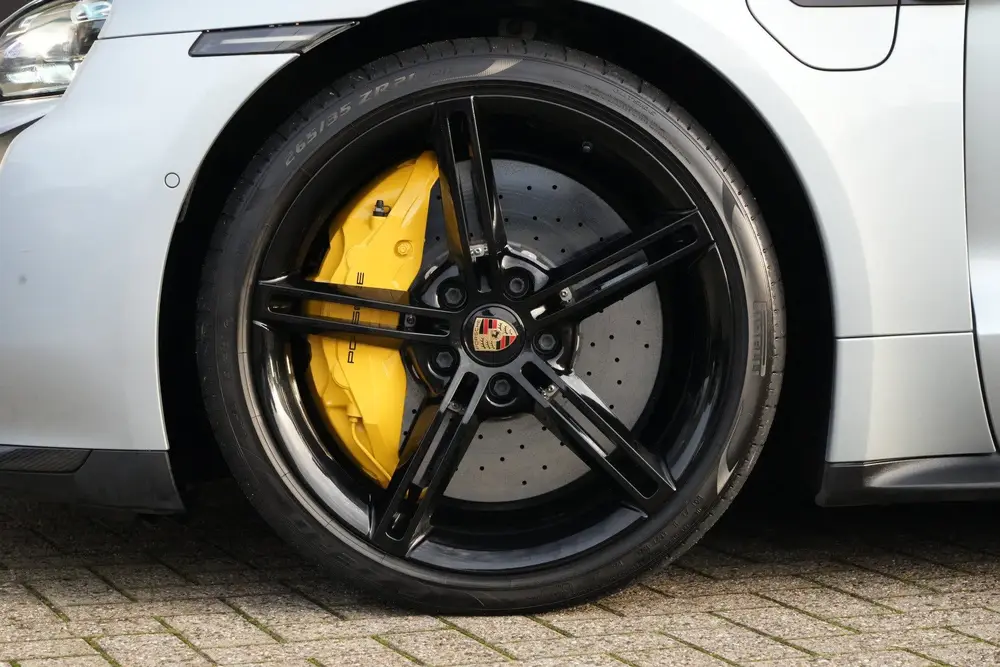 Porsche Taycan Turbo S uit 2020, foto 6