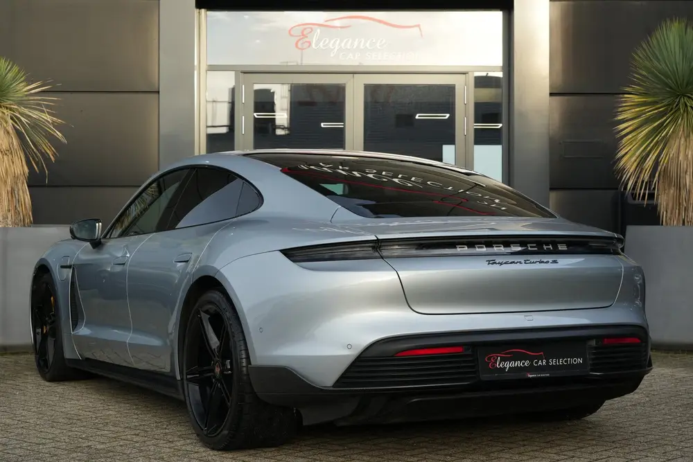 Porsche Taycan Turbo S uit 2020, foto 7