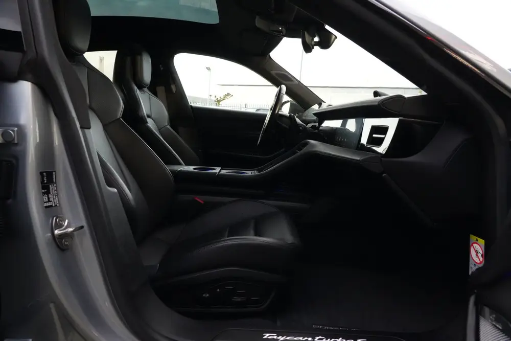 Porsche Taycan Turbo S uit 2020, foto 9