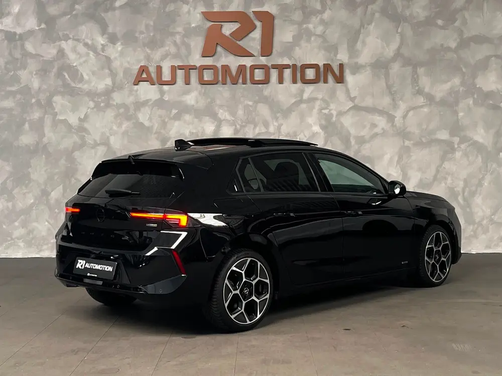 Opel Astra 1.6 Hybrid GS Line Ultimate uit 2022, foto 2