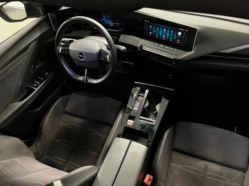 Opel Astra 1.6 Hybrid GS Line Ultimate uit 2022, foto 3