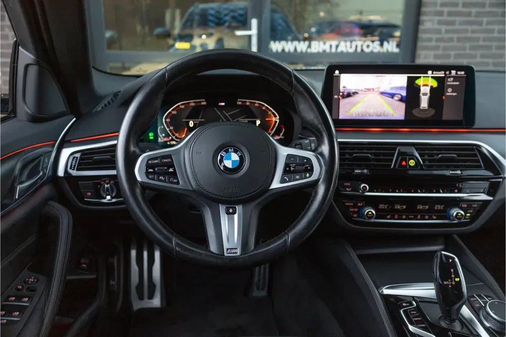 BMW 5-serie 5 Serie 530d G31 Touring High Executive M uit 2020, foto 15