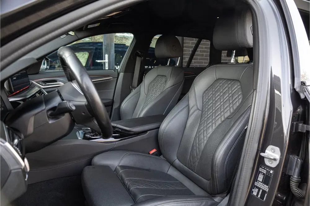 BMW 5-serie 5 Serie 530d G31 Touring High Executive M uit 2020, foto 9