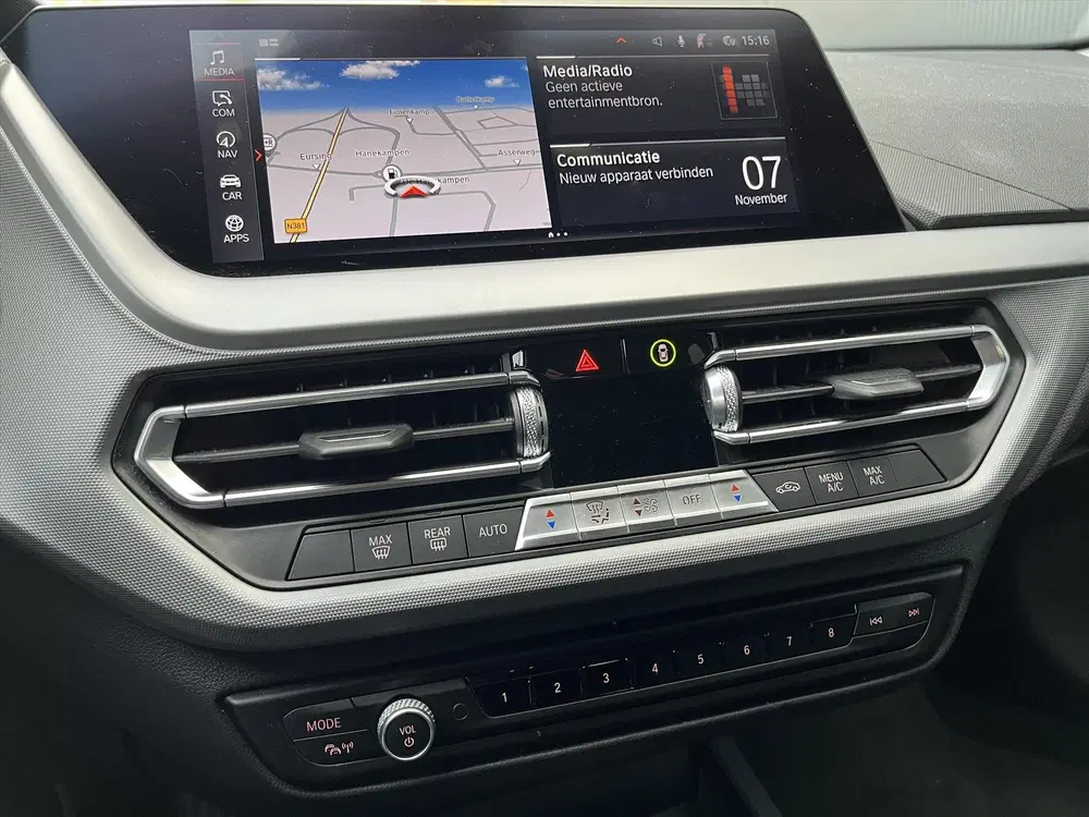 BMW 1-serie 118i 140 PK Executive Edition + NAVI + CLI uit 2020, foto 10