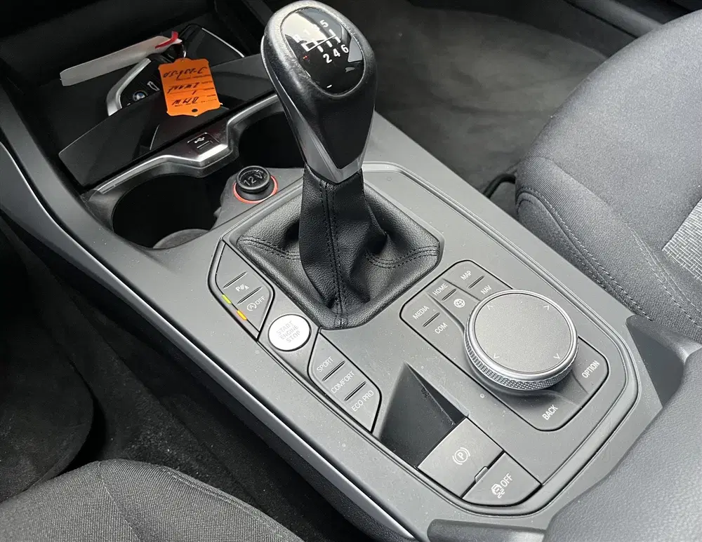 BMW 1-serie 118i 140 PK Executive Edition + NAVI + CLI uit 2020, foto 17
