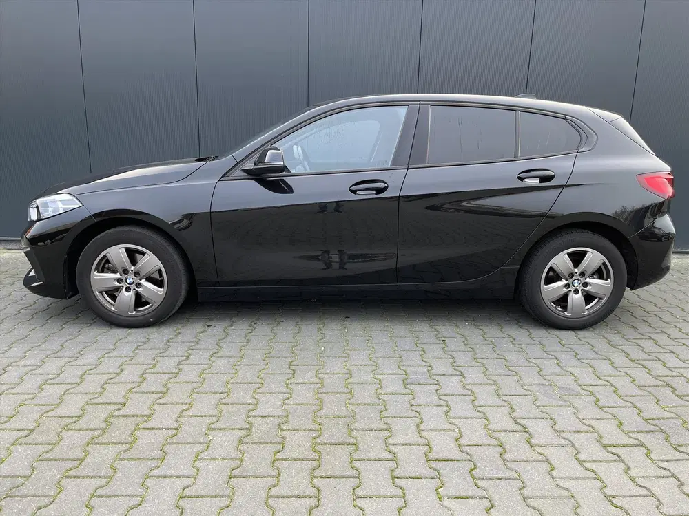 BMW 1-serie 118i 140 PK Executive Edition + NAVI + CLI uit 2020, foto 4