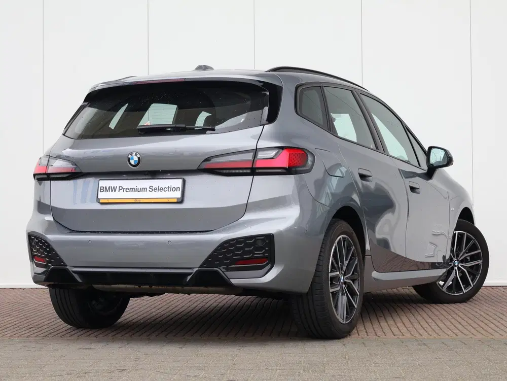 BMW 2-serie 218i uit 2022, foto 2