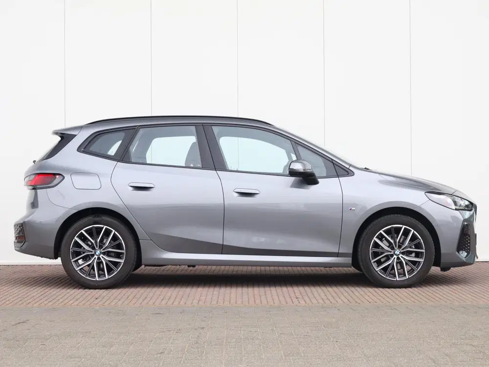 BMW 2-serie 218i uit 2022, foto 5