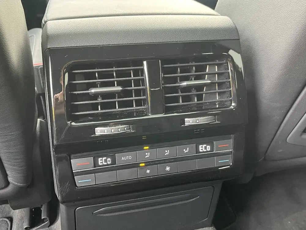 Volkswagen Touareg 3.0 TSI PHEV Elegance PANO LEER MEMORYSEA uit 2021, foto 18