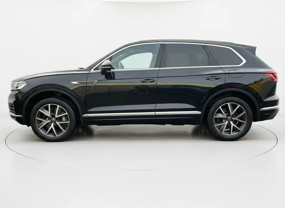 Volkswagen Touareg 3.0 TSI PHEV Elegance PANO LEER MEMORYSEA uit 2021, foto 2