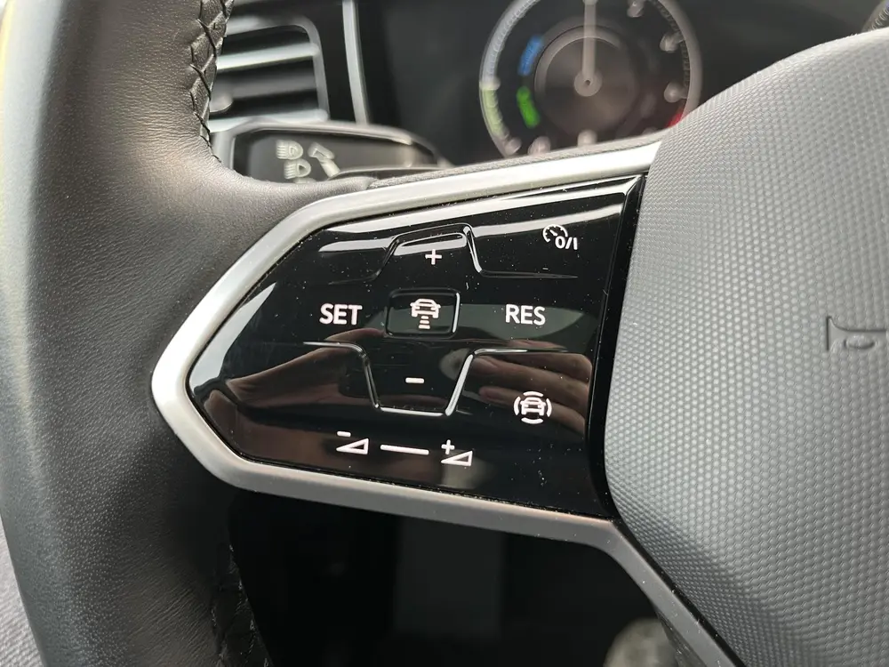 Volkswagen Touareg 3.0 TSI PHEV Elegance PANO LEER MEMORYSEA uit 2021, foto 7