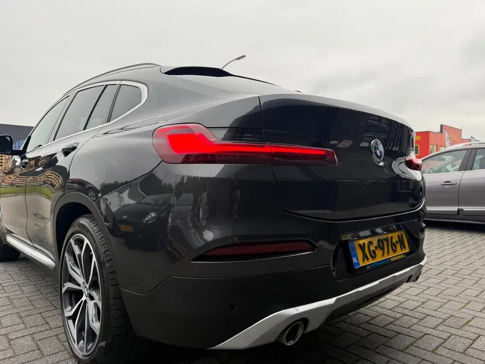 BMW X4 xDrive20i High Executive uit 2019, foto 10