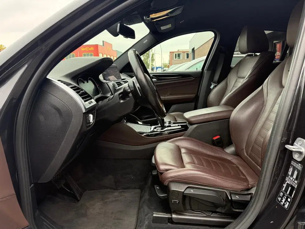 BMW X4 xDrive20i High Executive uit 2019, foto 19