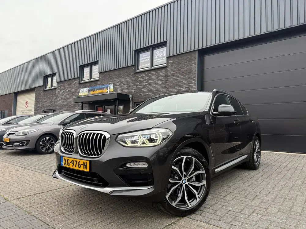 BMW X4 xDrive20i High Executive uit 2019, foto 2