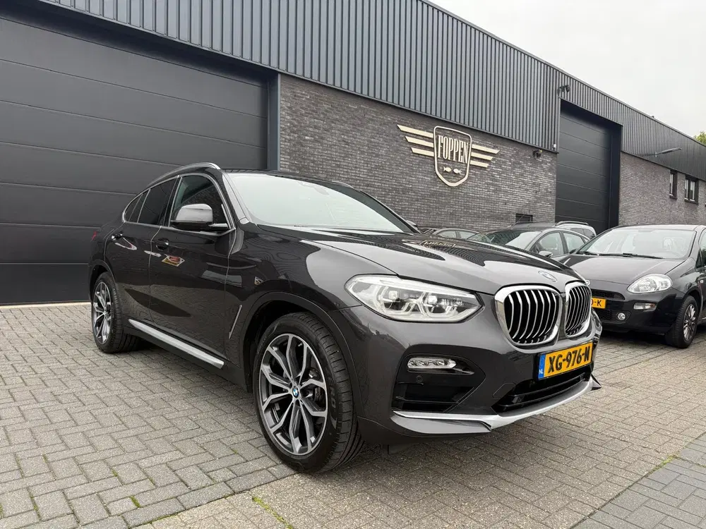 BMW X4 xDrive20i High Executive uit 2019, foto 4