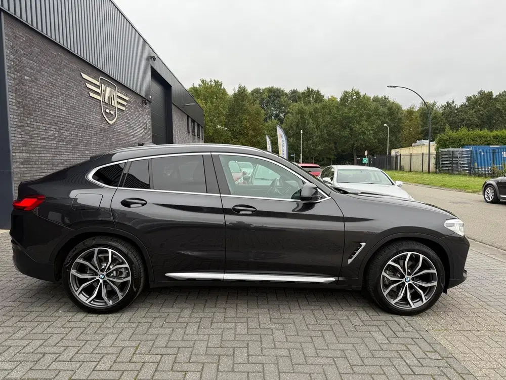 BMW X4 xDrive20i High Executive uit 2019, foto 5