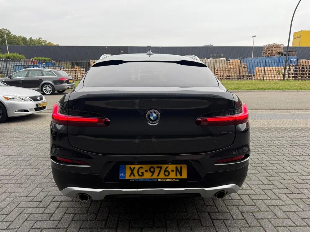 BMW X4 xDrive20i High Executive uit 2019, foto 7