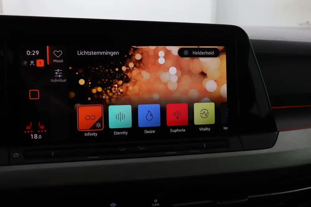 Volkswagen Golf 1.5 TSI Life Business|Alcantara|LED matrix|S uit 2021, foto 8