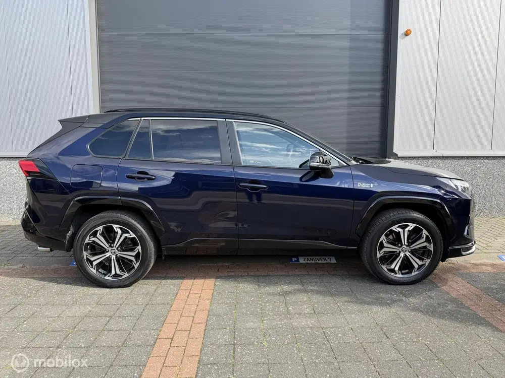 Toyota RAV 4 2.5 Plug-in Hybrid AWD Bi-Tone Style Trekh uit 2022, foto 2
