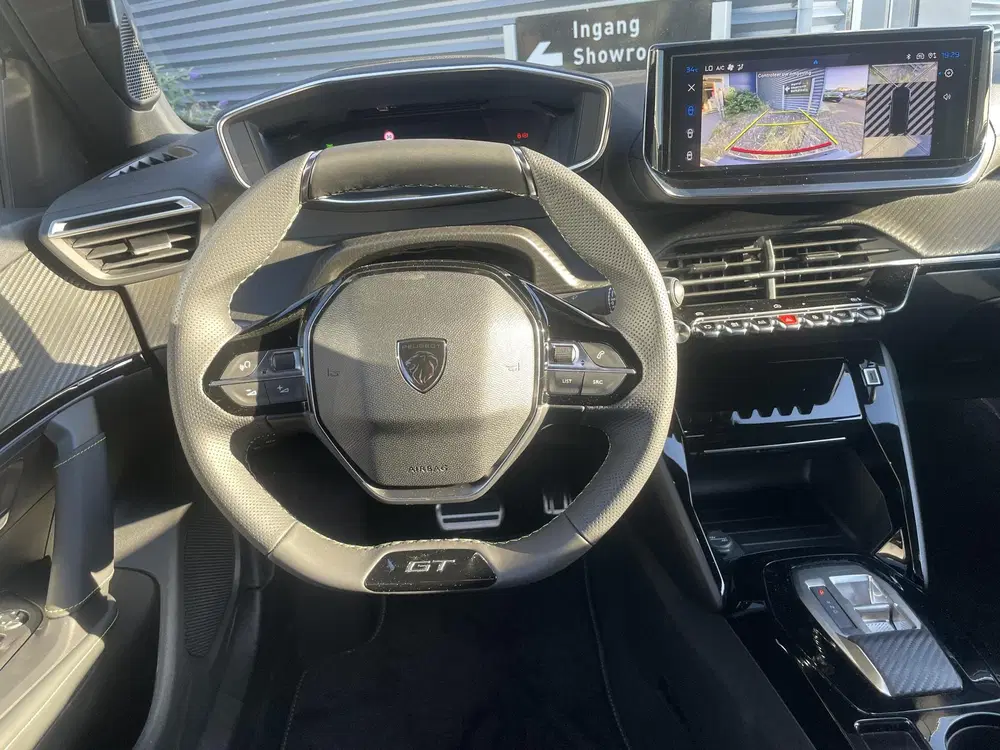 Peugeot 2008 1.2 Hybrid 145 GT uit 2026, foto 13