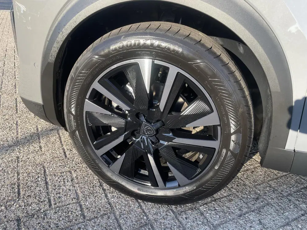 Peugeot 2008 1.2 Hybrid 145 GT uit 2026, foto 9
