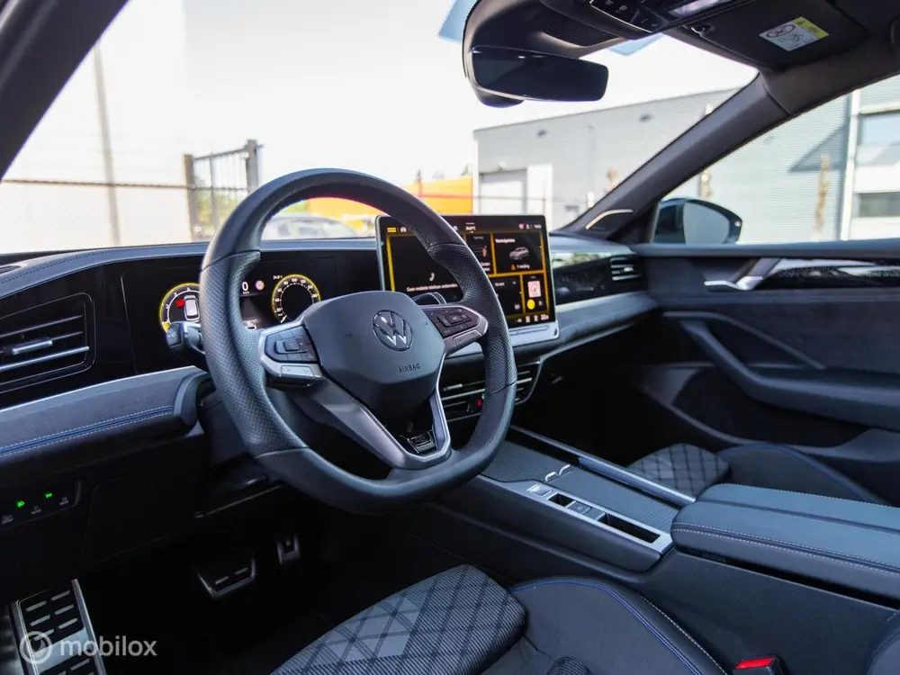 Volkswagen Passat Variant 1.5 eTSI R-Line Massage|PANO|Trekh uit 2024, foto 11