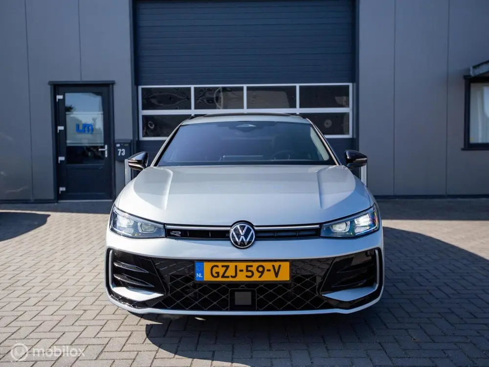 Volkswagen Passat Variant 1.5 eTSI R-Line Massage|PANO|Trekh uit 2024, foto 4