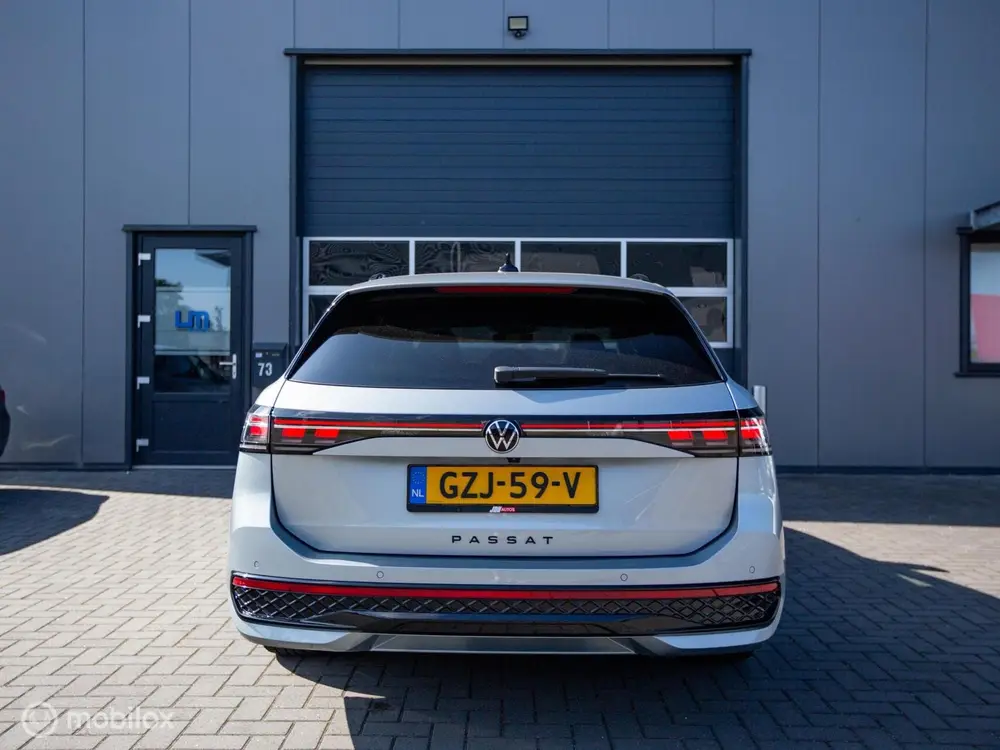 Volkswagen Passat Variant 1.5 eTSI R-Line Massage|PANO|Trekh uit 2024, foto 7