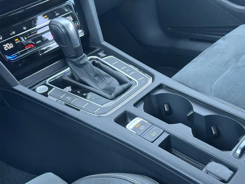 Volkswagen Passat Variant 1.5 TSI Business, Pilot assist, AC uit 2021, foto 16