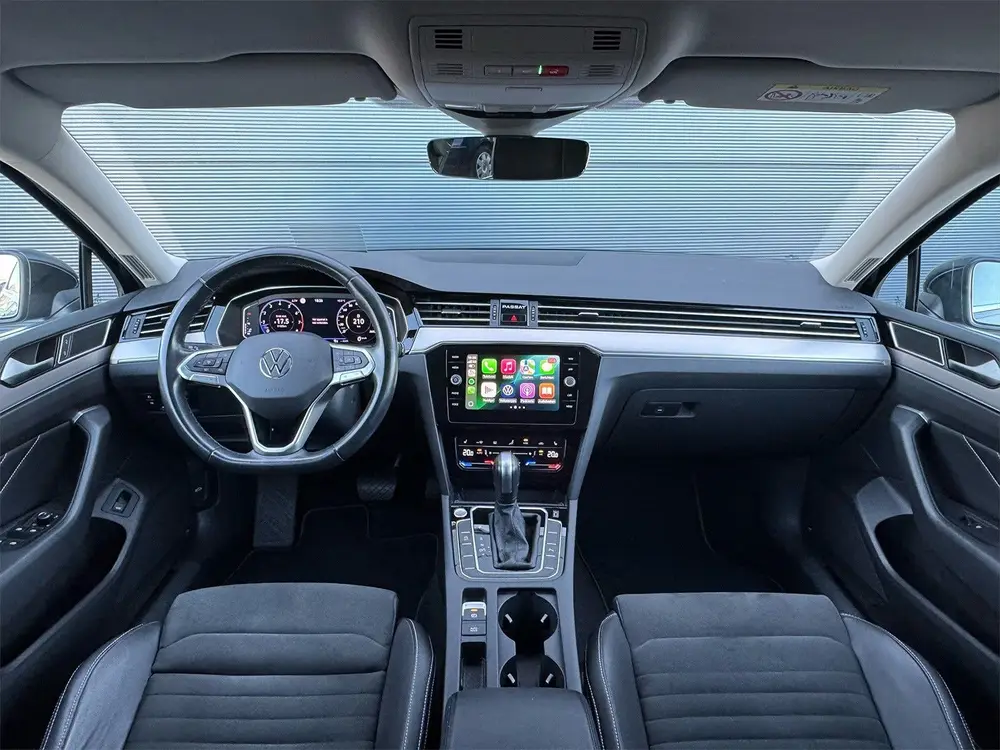 Volkswagen Passat Variant 1.5 TSI Business, Pilot assist, AC uit 2021, foto 9