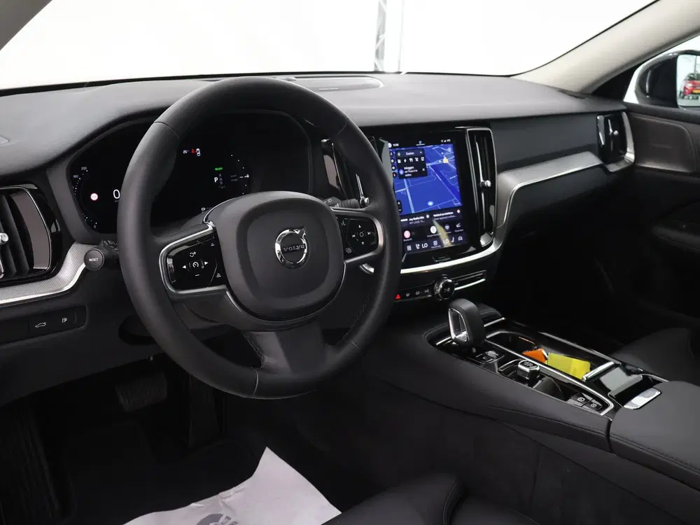 Volvo V60 2.0 T8 Plug-in hybrid AWD Plus Dark uit 2024, foto 7