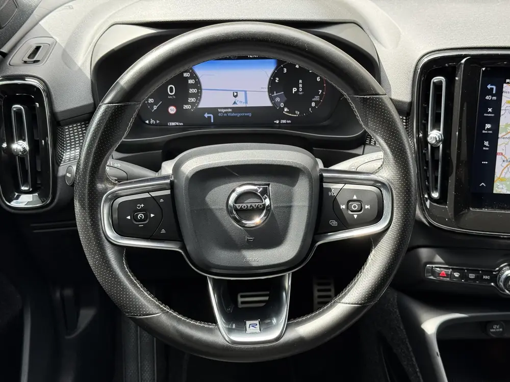Volvo XC40 1.5 T3 163pk R-Design | Leder/alcantara | Navigat uit 2019, foto 16