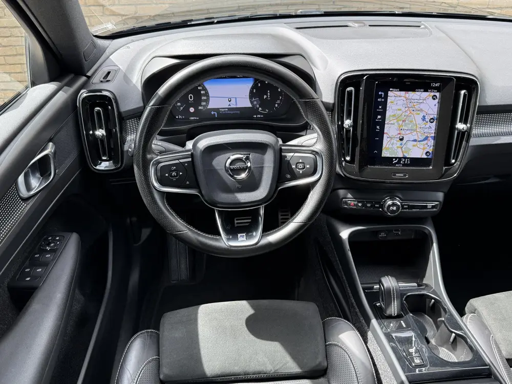 Volvo XC40 1.5 T3 163pk R-Design | Leder/alcantara | Navigat uit 2019, foto 3