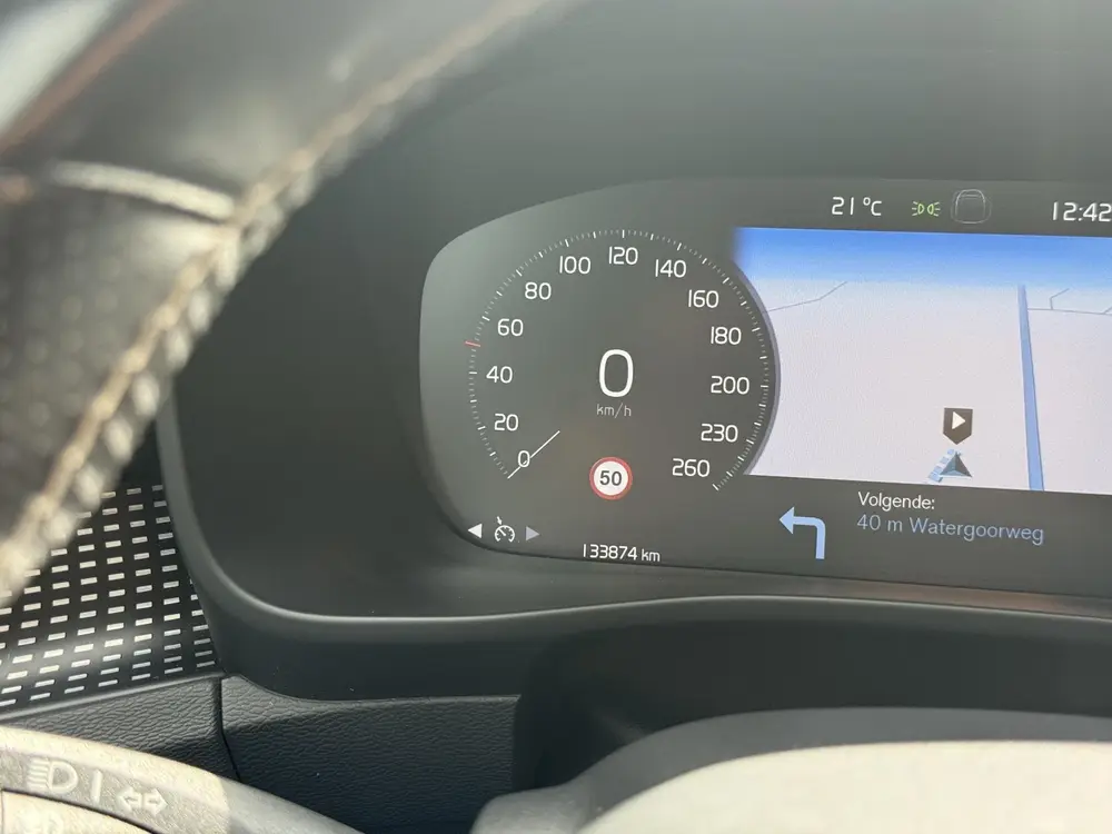 Volvo XC40 1.5 T3 163pk R-Design | Leder/alcantara | Navigat uit 2019, foto 9